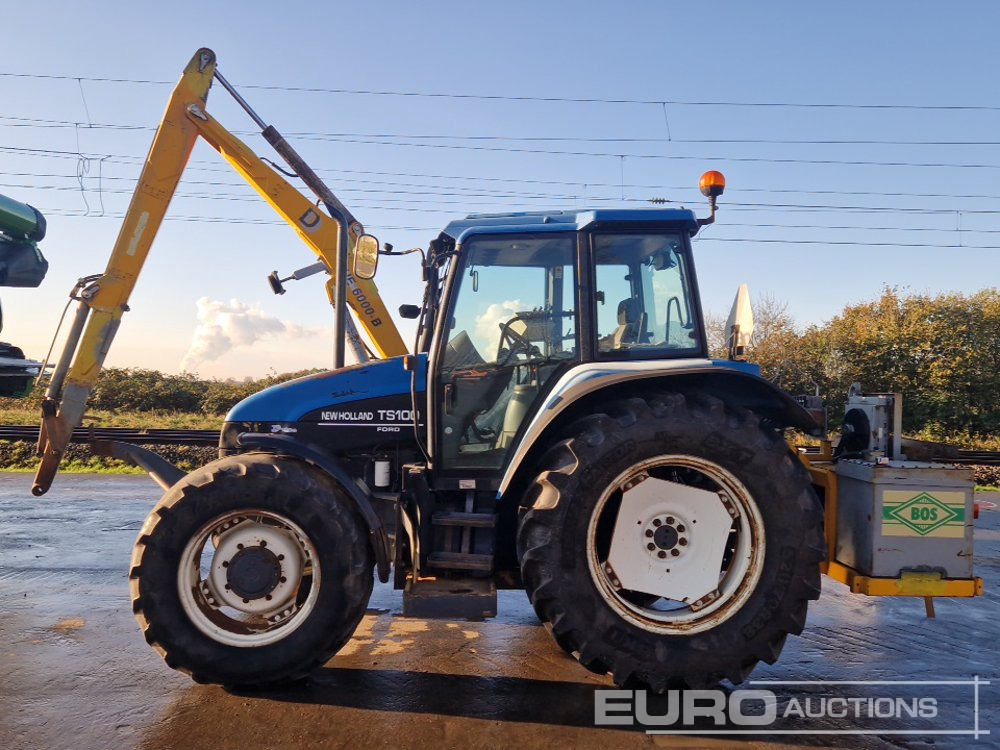 New Holland TS100 - Farm tractor: picture 2 New Holland TS100 - Farm tractor: picture 2