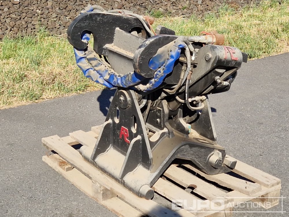 Pladdet CW30 Hydraulic Power Tilt QH - Quick coupler: picture 3 Pladdet CW30 Hydraulic Power Tilt QH - Quick coupler: picture 3