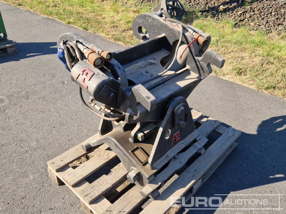 Pladdet CW30 Hydraulic Power Tilt QH - Quick coupler: picture 4 Pladdet CW30 Hydraulic Power Tilt QH - Quick coupler: picture 4
