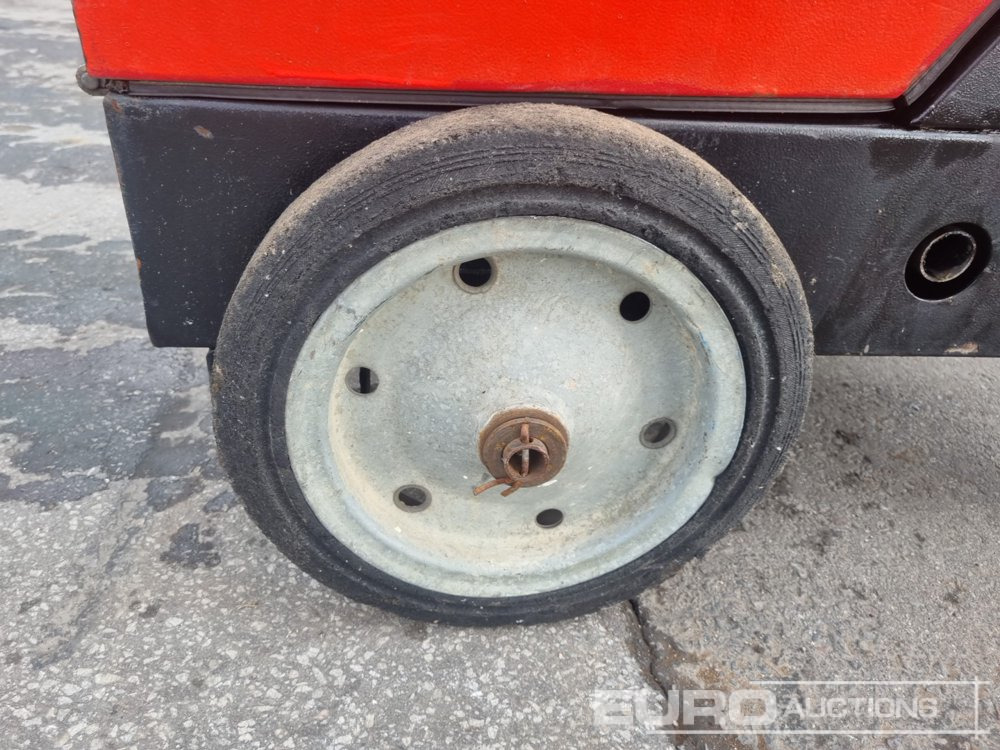 Pramac P6000 - Generator set: picture 5 Pramac P6000 - Generator set: picture 5