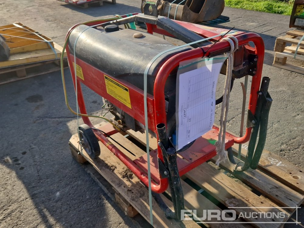 SDMO PERFORM 4500 XL - Generator set: picture 2 SDMO PERFORM 4500 XL - Generator set: picture 2