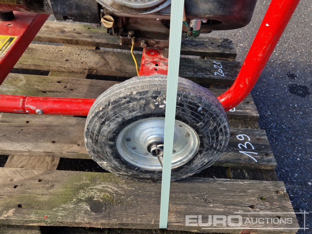 SDMO PERFORM 6500 XL - Generator set: picture 5 SDMO PERFORM 6500 XL - Generator set: picture 5