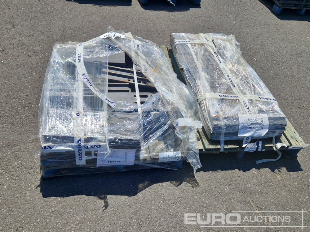 500mm Steel Track Plates to suit Volvo EC140 - Spare parts for Excavator: picture 3 500mm Steel Track Plates to suit Volvo EC140 - Spare parts for Excavator: picture 3