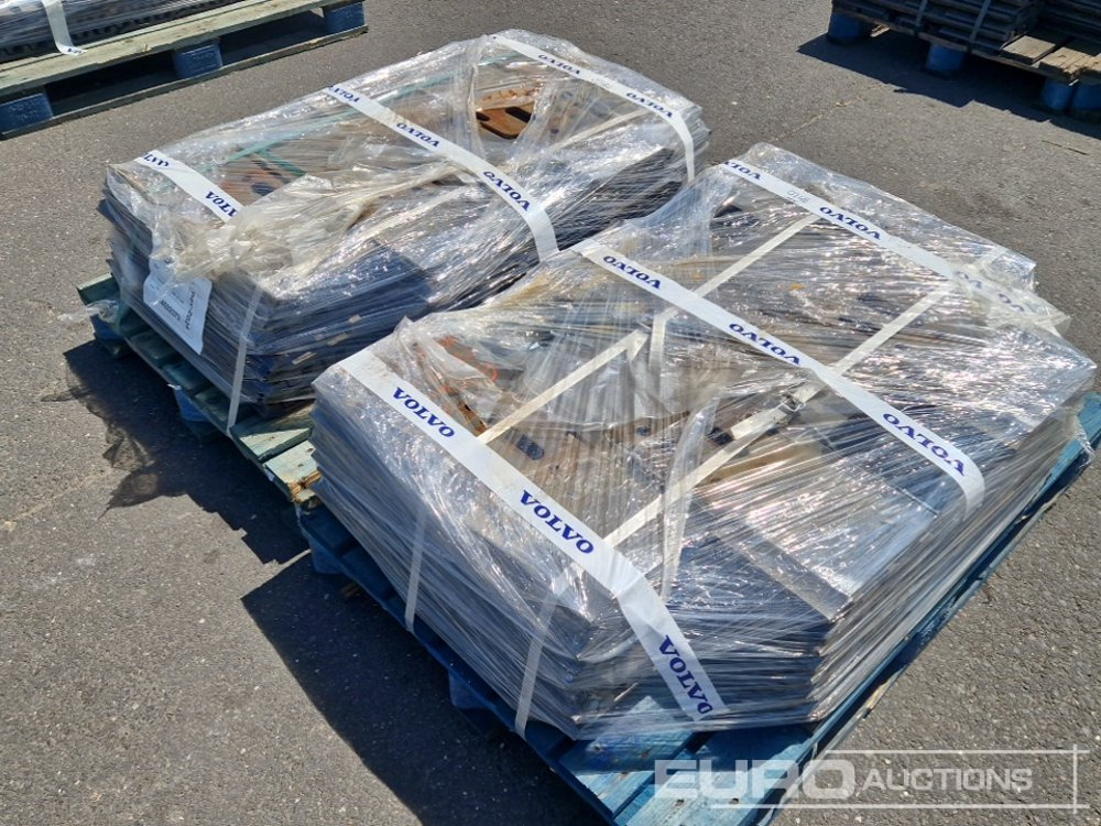 600mm Steel Track Plates to suit Volvo EC290 - Spare parts for Excavator: picture 2 600mm Steel Track Plates to suit Volvo EC290 - Spare parts for Excavator: picture 2