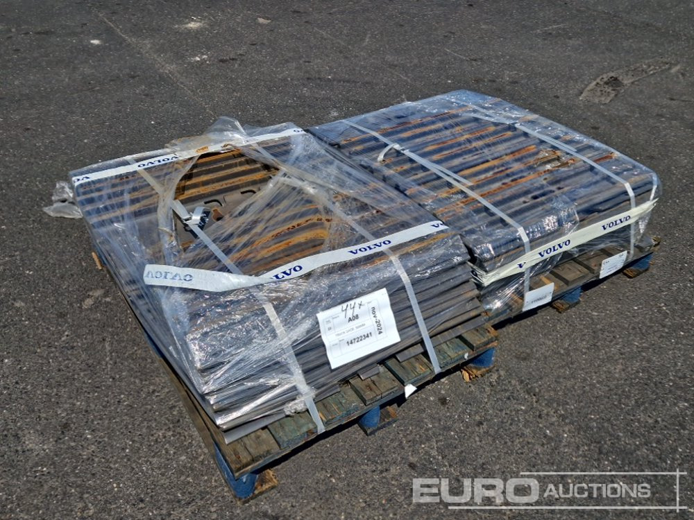 800mm Steel Track Plates to suit Volvo EC200 - Spare parts for Excavator: picture 2 800mm Steel Track Plates to suit Volvo EC200 - Spare parts for Excavator: picture 2