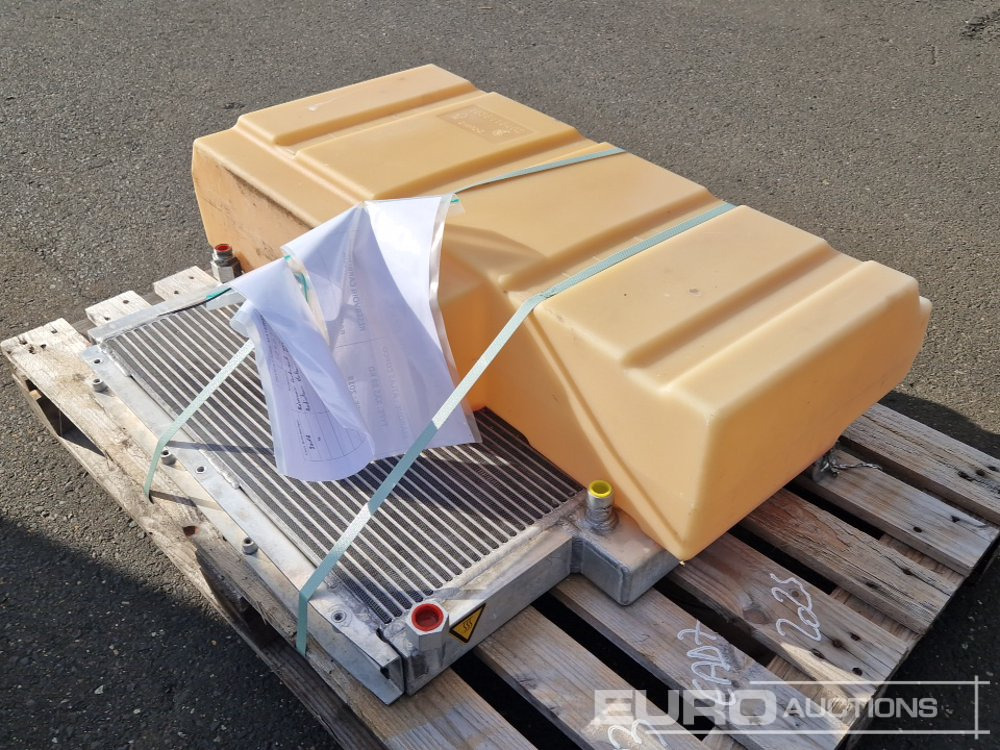 Radiator + Fuel Tank to suit Atlas Copco XAS88KD - Spare parts: picture 1 Radiator + Fuel Tank to suit Atlas Copco XAS88KD - Spare parts: picture 1