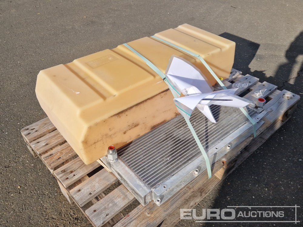 Radiator + Fuel Tank to suit Atlas Copco XAS88KD - Spare parts: picture 4 Radiator + Fuel Tank to suit Atlas Copco XAS88KD - Spare parts: picture 4