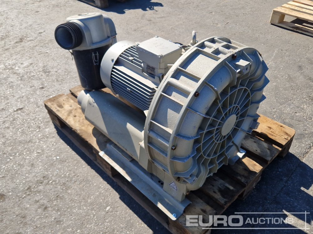Vacuum Pump - Construction equipment: picture 2 Vacuum Pump - Construction equipment: picture 2