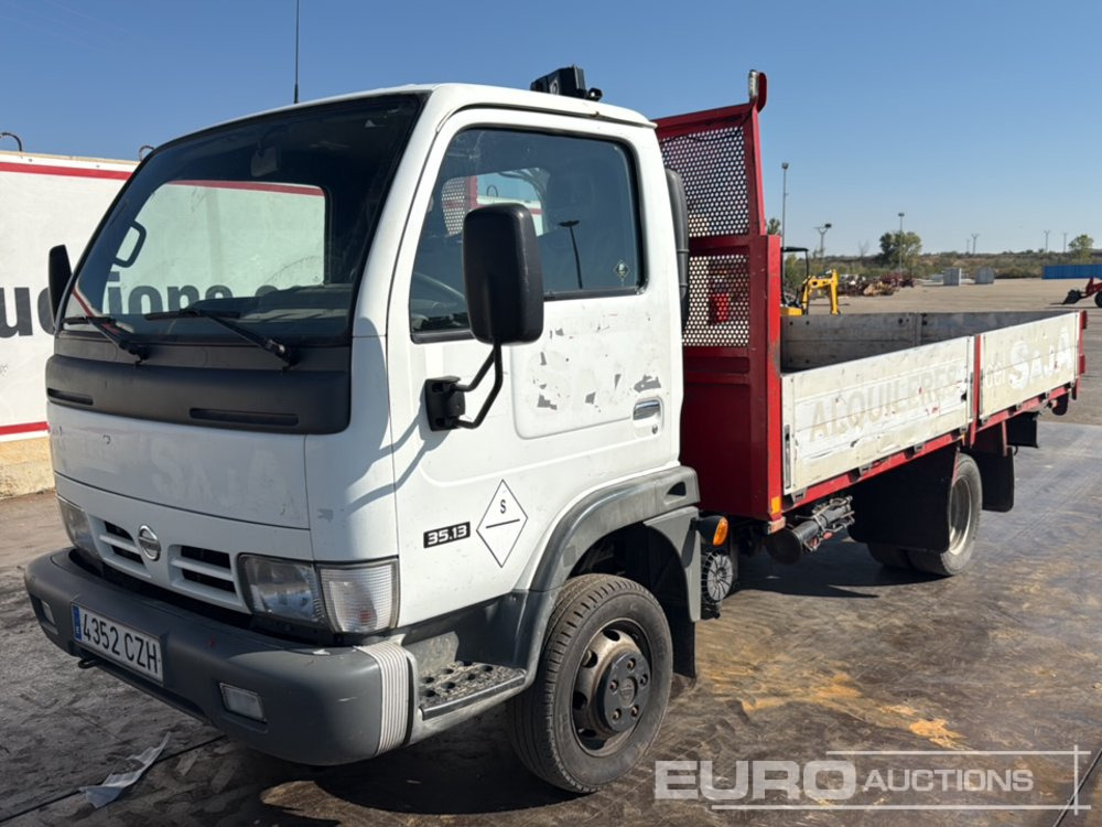 2004 Nissan Cabstar - Dropside/ Flatbed truck: picture 1 2004 Nissan Cabstar - Dropside/ Flatbed truck: picture 1