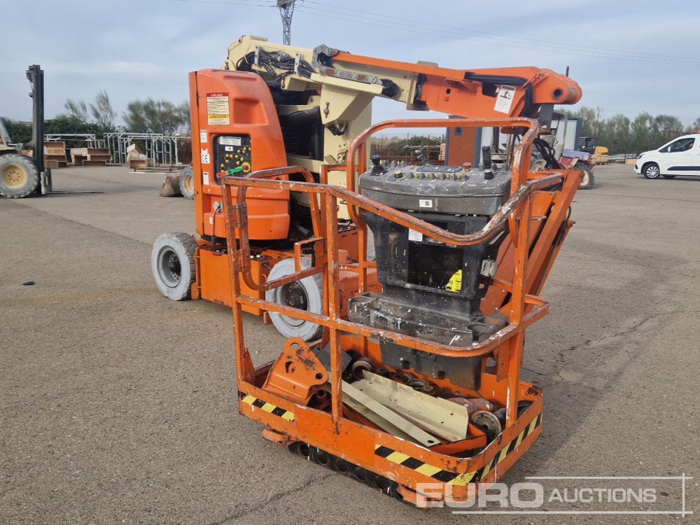 2005 JLG E300AJP - Articulated boom: picture 3 2005 JLG E300AJP - Articulated boom: picture 3