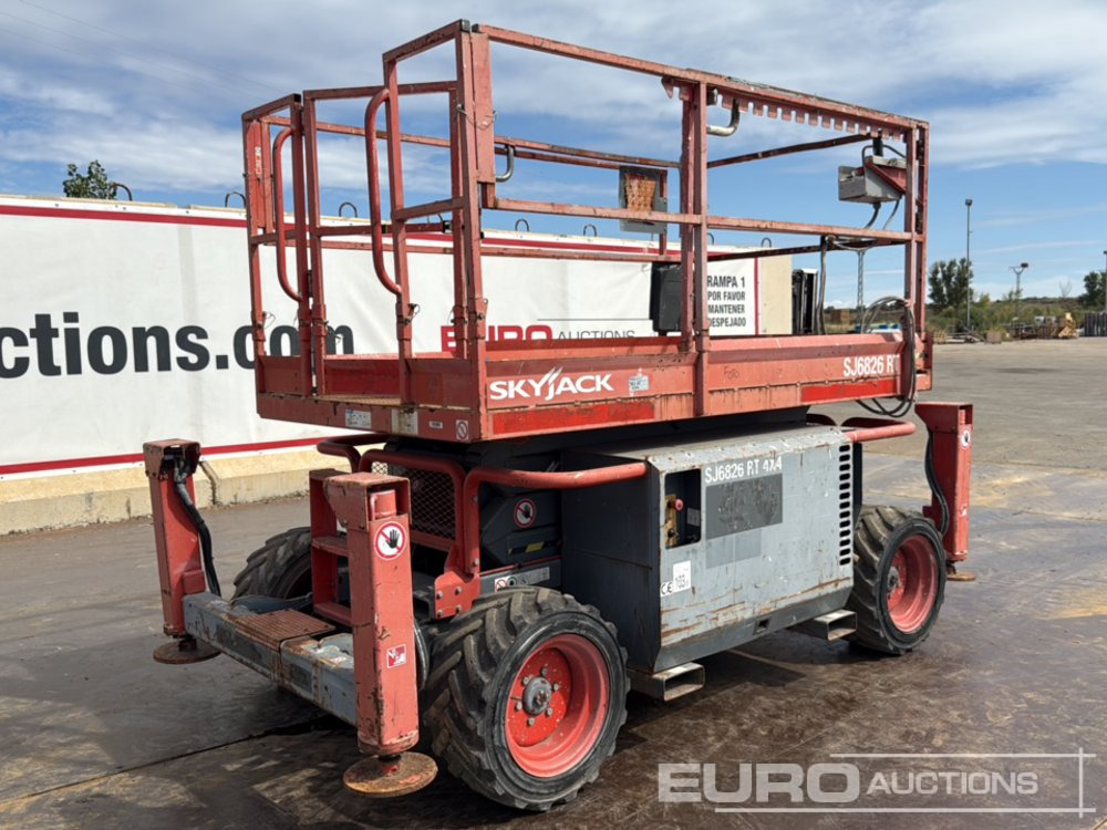 2015 SkyJack SJ6826RT - Scissor lift: picture 1 2015 SkyJack SJ6826RT - Scissor lift: picture 1