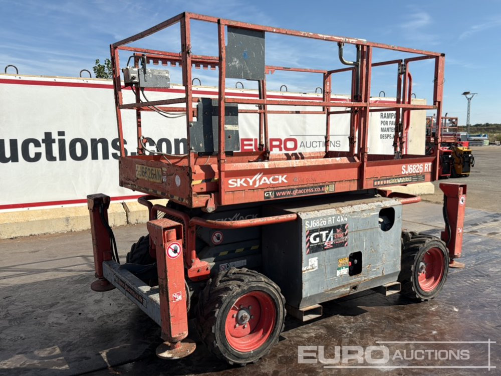 2015 SkyJack SJ6826RT - Scissor lift: picture 5 2015 SkyJack SJ6826RT - Scissor lift: picture 5