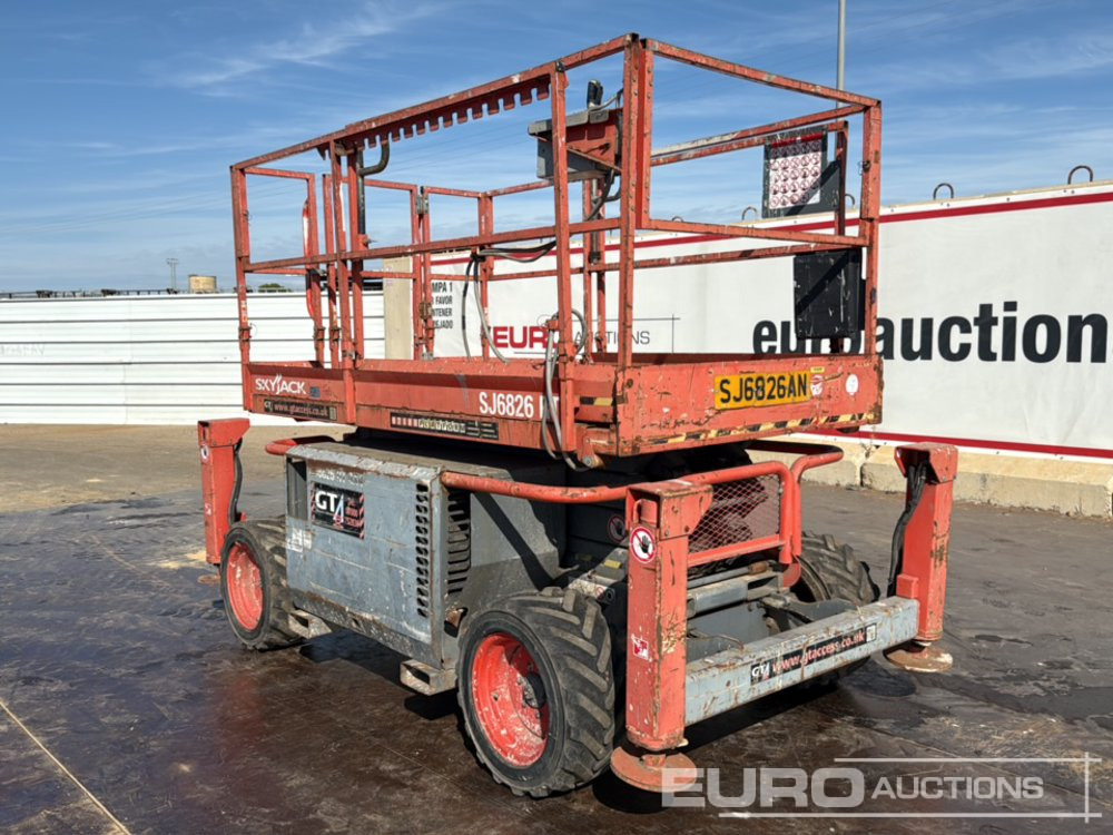 2015 SkyJack SJ6826RT - Scissor lift: picture 3 2015 SkyJack SJ6826RT - Scissor lift: picture 3