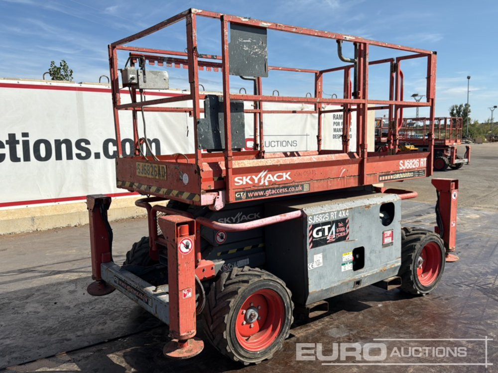 2015 SkyJack SJ6826RT - Scissor lift: picture 5 2015 SkyJack SJ6826RT - Scissor lift: picture 5