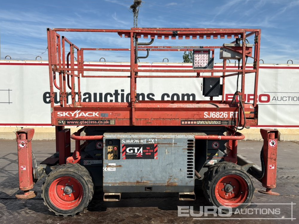 2015 SkyJack SJ6826RT - Scissor lift: picture 2 2015 SkyJack SJ6826RT - Scissor lift: picture 2