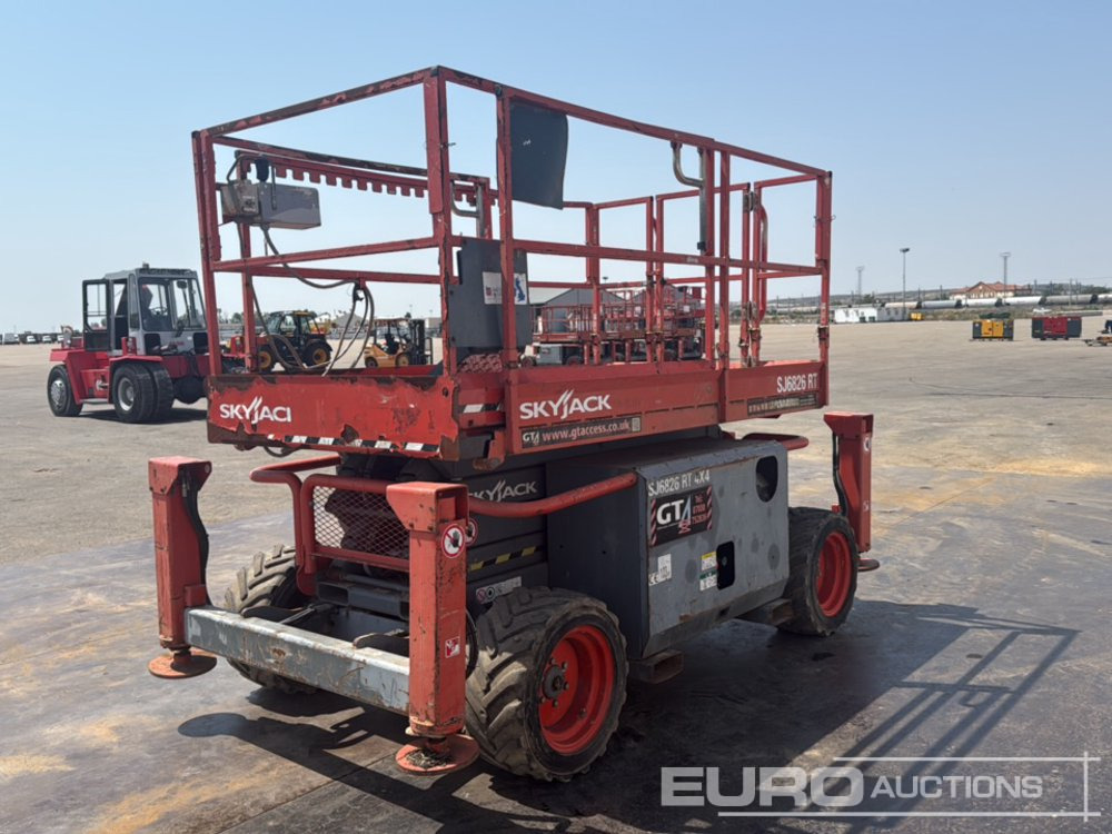 2015 SkyJack SJ6826RT - Scissor lift: picture 5 2015 SkyJack SJ6826RT - Scissor lift: picture 5