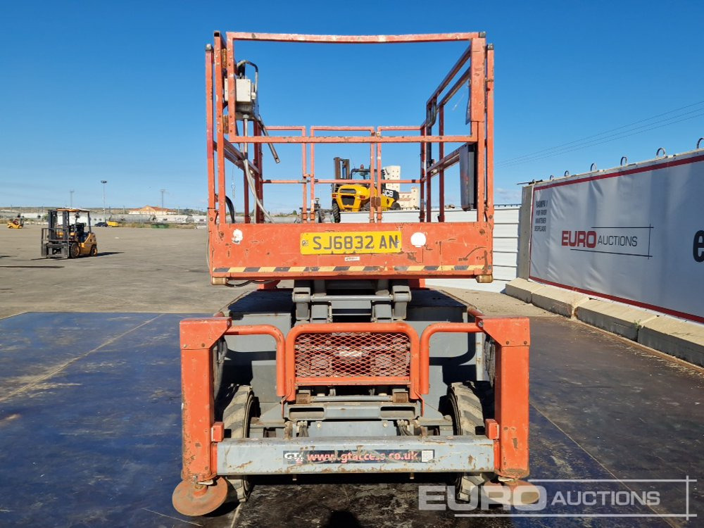 2015 SkyJack SJ6832RT - Scissor lift: picture 4 2015 SkyJack SJ6832RT - Scissor lift: picture 4