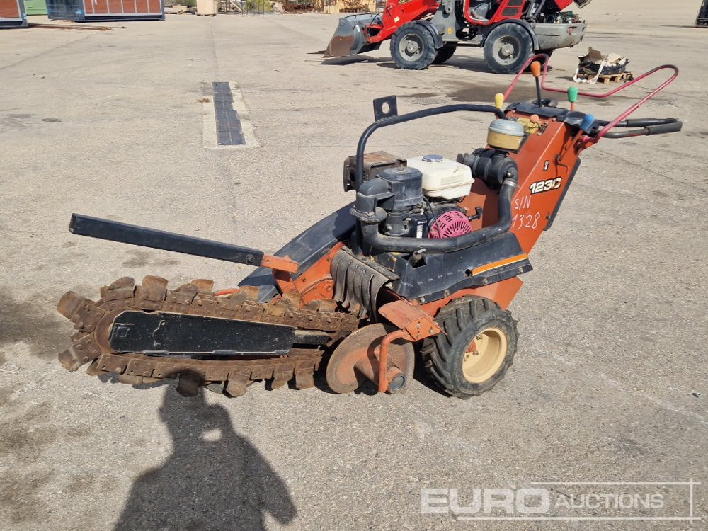 Ditch Witch 1230 - Trencher: picture 4 Ditch Witch 1230 - Trencher: picture 4