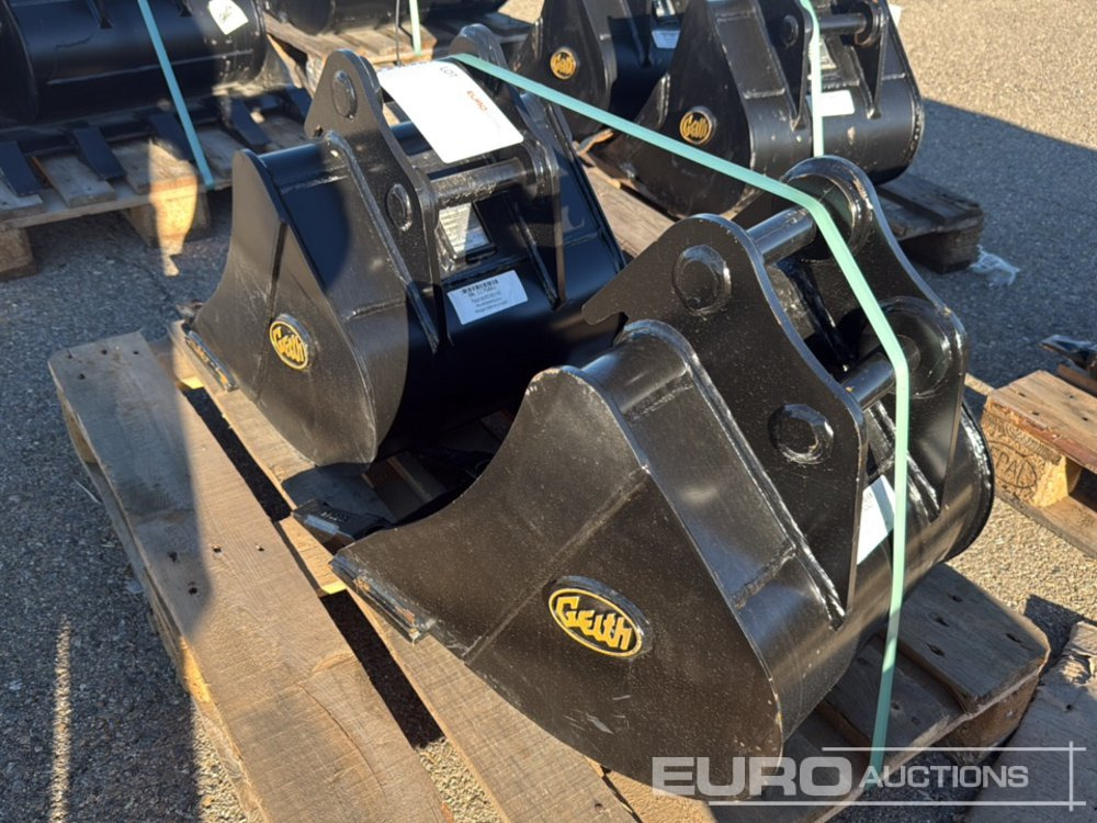 Geith Digging Bucket H03-0450-11071 to suit MCR1009 (S/Ns 1166019,1166018) (2 of) - Bucket: picture 3 Geith Digging Bucket H03-0450-11071 to suit MCR1009 (S/Ns 1166019,1166018) (2 of) - Bucket: picture 3