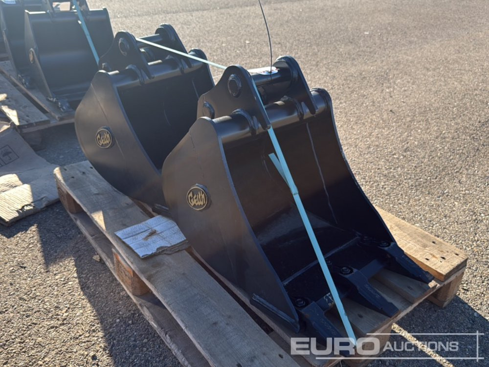 Geith Digging Bucket H03-0450-11071 to suit MCR1009 (S/Ns 1166019,1166018) (2 of) - Bucket: picture 1 Geith Digging Bucket H03-0450-11071 to suit MCR1009 (S/Ns 1166019,1166018) (2 of) - Bucket: picture 1