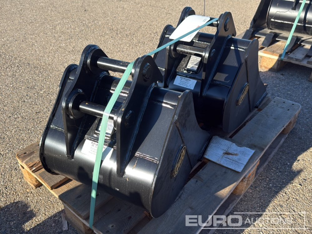 Geith Digging Bucket H03-0450-11071 to suit MCR1009 (S/Ns 1166019,1166018) (2 of) - Bucket: picture 4 Geith Digging Bucket H03-0450-11071 to suit MCR1009 (S/Ns 1166019,1166018) (2 of) - Bucket: picture 4