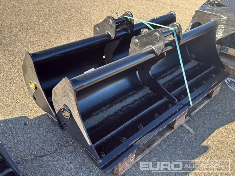 Geith Ditching Bucket G04R-1400-4588 to suit MCR922 (S/Ns 1163051, 1163052) (2 of) - Bucket: picture 1 Geith Ditching Bucket G04R-1400-4588 to suit MCR922 (S/Ns 1163051, 1163052) (2 of) - Bucket: picture 1