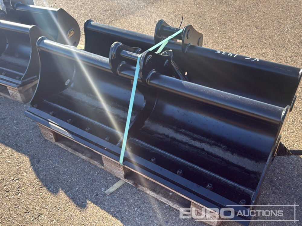 Geith Ditching Bucket G04R-1400-4588 to suit MCR922 (S/Ns 1163051, 1163052) (2 of) - Bucket: picture 2 Geith Ditching Bucket G04R-1400-4588 to suit MCR922 (S/Ns 1163051, 1163052) (2 of) - Bucket: picture 2