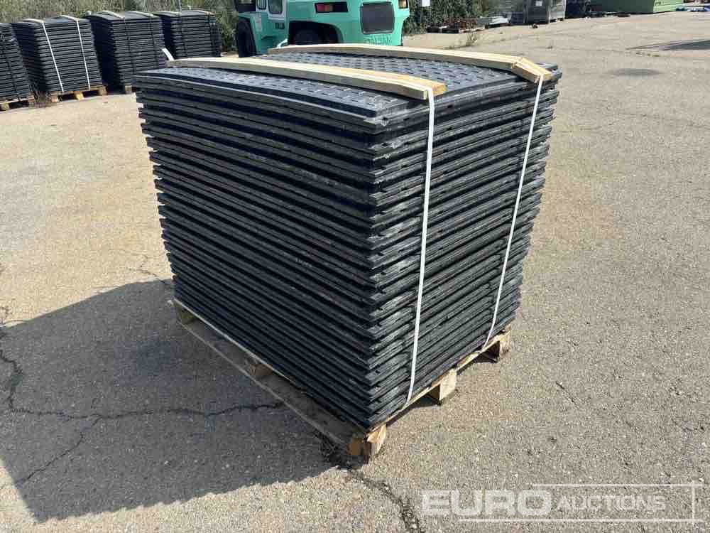 Pallet of Plastic Connectable Road Plates, 1200x800x28mm, 22kg per Plate (35 of) - Construction equipment: picture 5 Pallet of Plastic Connectable Road Plates, 1200x800x28mm, 22kg per Plate (35 of) - Construction equipment: picture 5