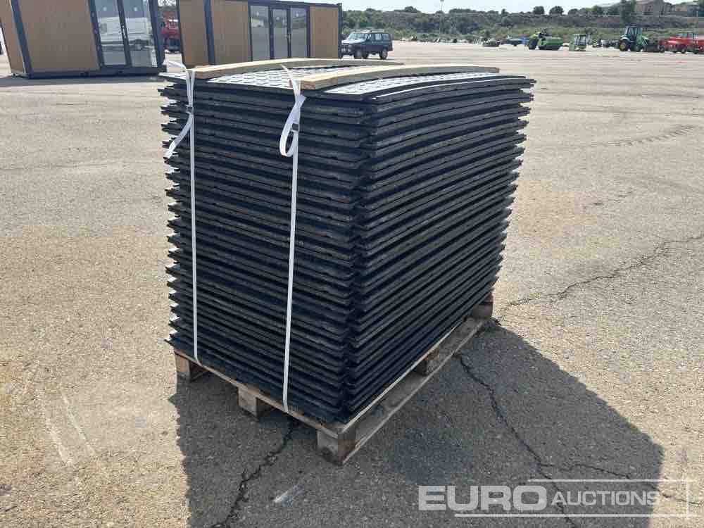 Pallet of Plastic Connectable Road Plates, 1200x800x28mm, 22kg per Plate (35 of) - Construction equipment: picture 1 Pallet of Plastic Connectable Road Plates, 1200x800x28mm, 22kg per Plate (35 of) - Construction equipment: picture 1