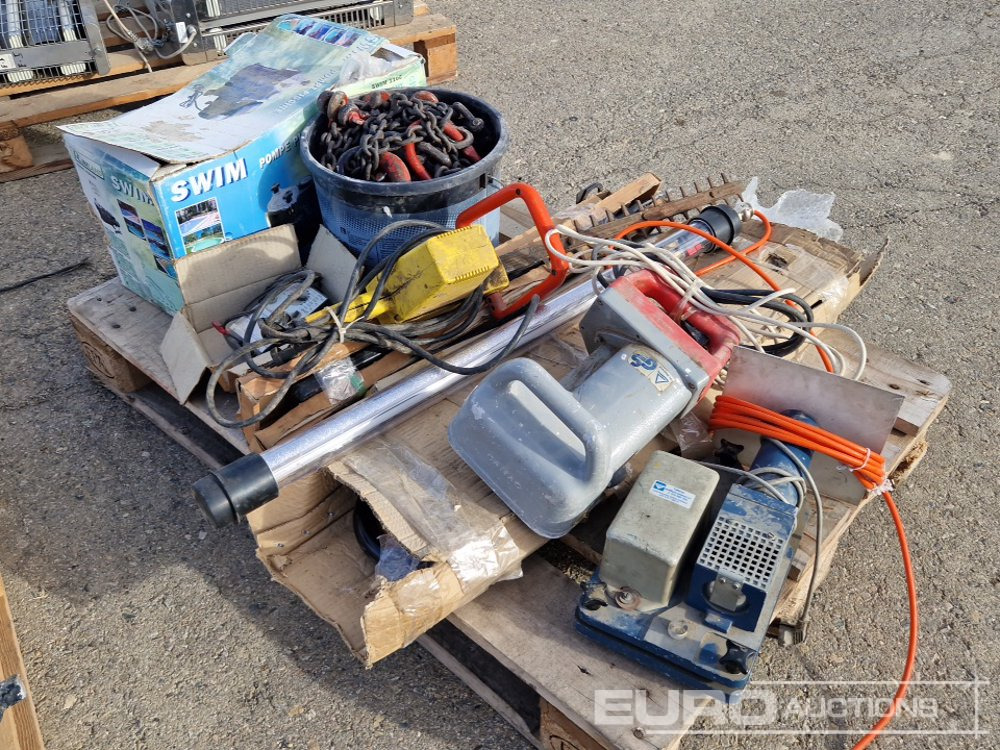 Pallet of Water Pump, Chains, Chainsaw, Electric Saw, Trailer Lights - Construction equipment: picture 3 Pallet of Water Pump, Chains, Chainsaw, Electric Saw, Trailer Lights - Construction equipment: picture 3