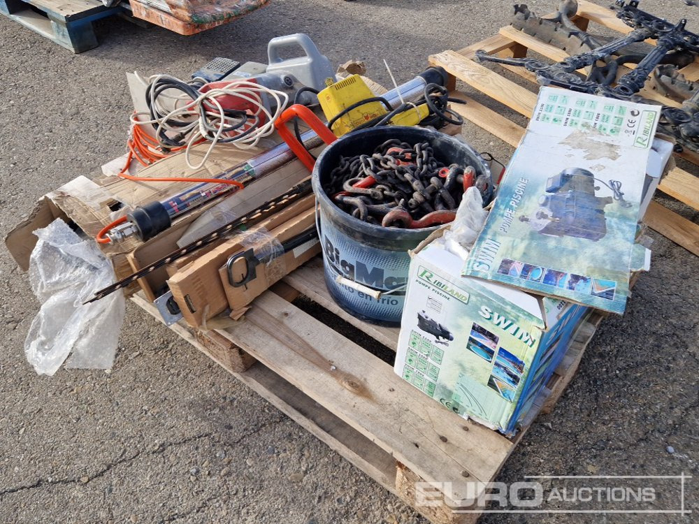 Pallet of Water Pump, Chains, Chainsaw, Electric Saw, Trailer Lights - Construction equipment: picture 1 Pallet of Water Pump, Chains, Chainsaw, Electric Saw, Trailer Lights - Construction equipment: picture 1