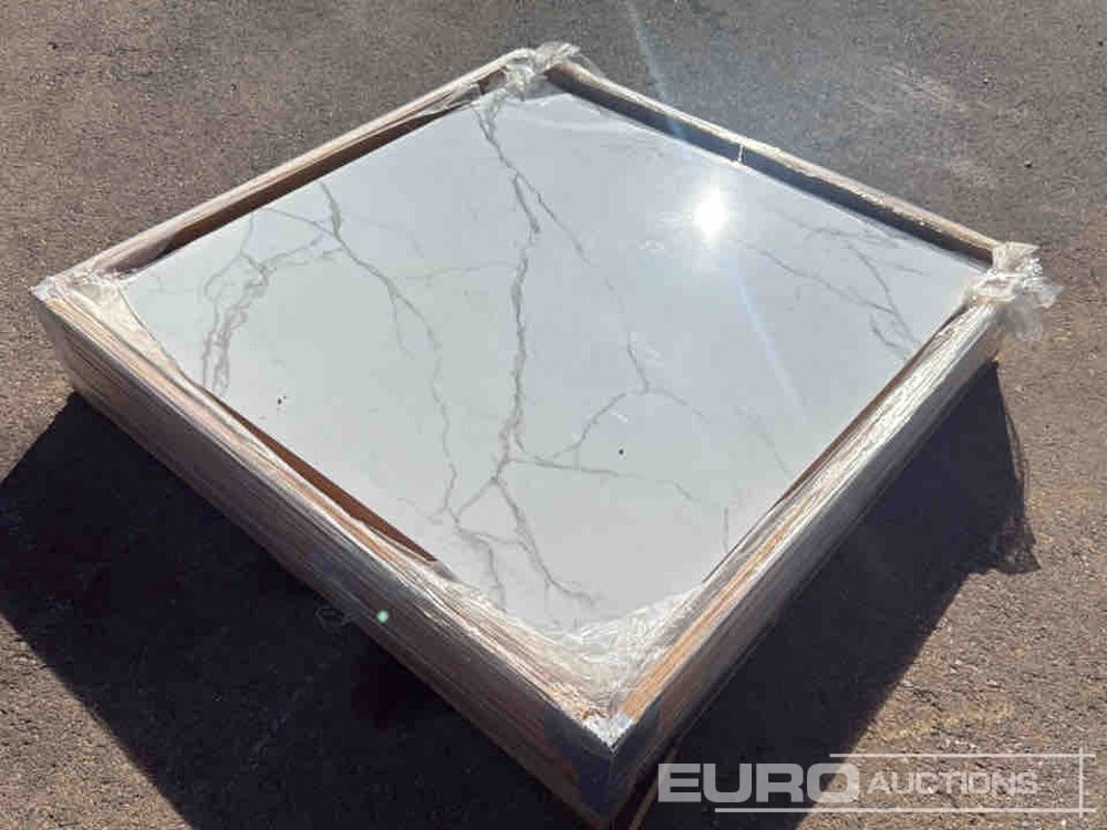 Pallet of tiles 1,60 x 1,60 (2 of) / Pallet Baldosas - Construction equipment: picture 3 Pallet of tiles 1,60 x 1,60 (2 of) / Pallet Baldosas - Construction equipment: picture 3