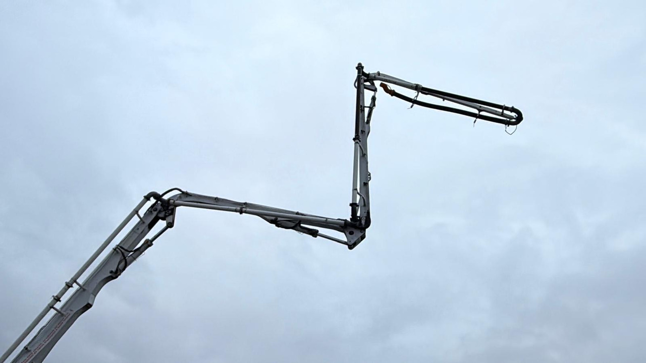 Concrete pump truck Camion pompe à béton 816-EQD-91: picture 13 Concrete pump truck Camion pompe à béton 816-EQD-91: picture 13