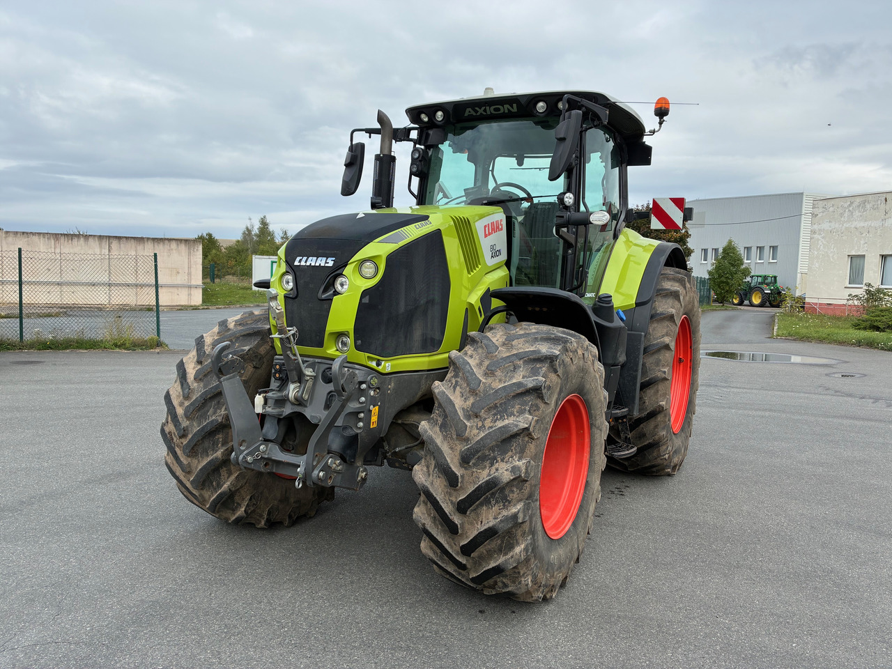 Claas Axion 810 - Farm tractor: picture 1 Claas Axion 810 - Farm tractor: picture 1