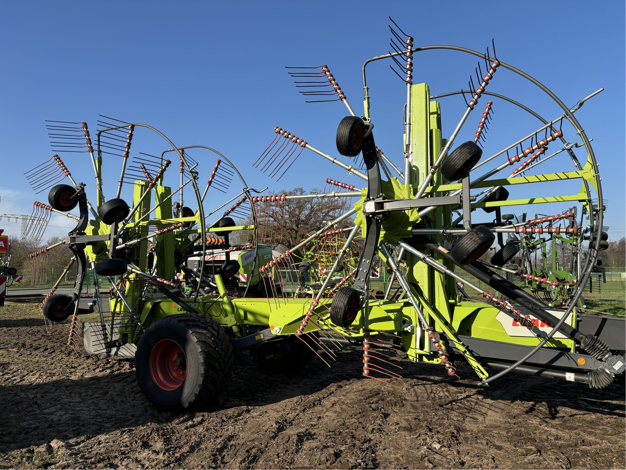 Claas Liner 4800 Trend - Tedder/ Rake: picture 1 Claas Liner 4800 Trend - Tedder/ Rake: picture 1
