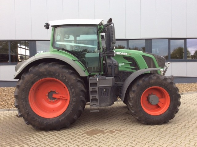 Farm tractor Fendt 824 Vario S4 Profi: picture 6