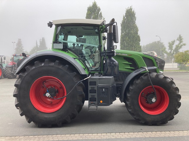 Fendt 824 Vario S4 ProfiPlus - Farm tractor: picture 1 Fendt 824 Vario S4 ProfiPlus - Farm tractor: picture 1