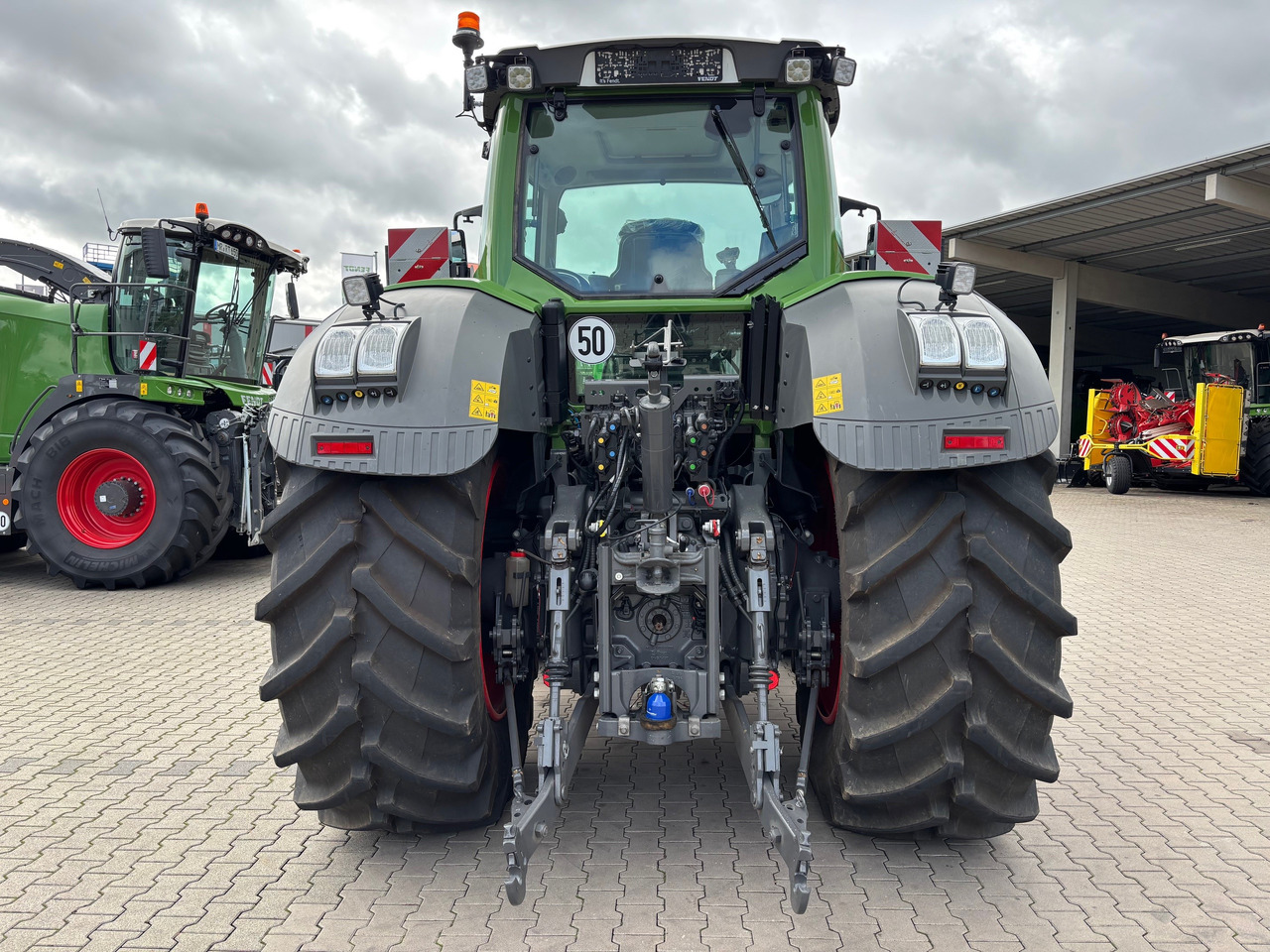 Fendt 826 Vario S4 ProfiPlus - Farm tractor: picture 5 Fendt 826 Vario S4 ProfiPlus - Farm tractor: picture 5