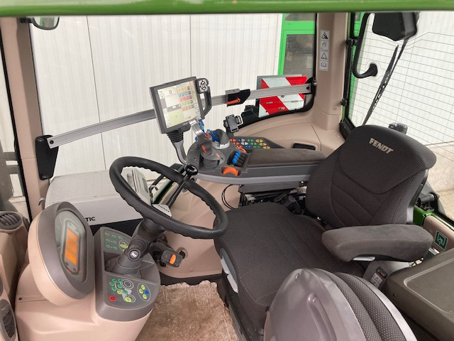 Fendt 828 Vario S4 Profi - Farm tractor: picture 4 Fendt 828 Vario S4 Profi - Farm tractor: picture 4