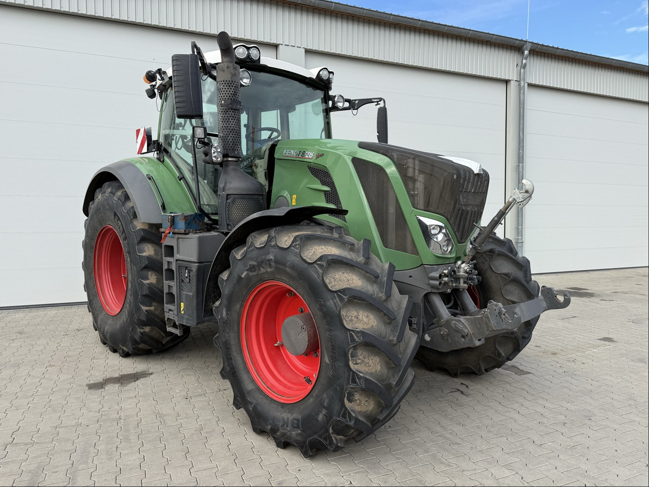 Fendt 828 Vario S4 ProfiPlus Motor NEU - Farm tractor: picture 1 Fendt 828 Vario S4 ProfiPlus Motor NEU - Farm tractor: picture 1