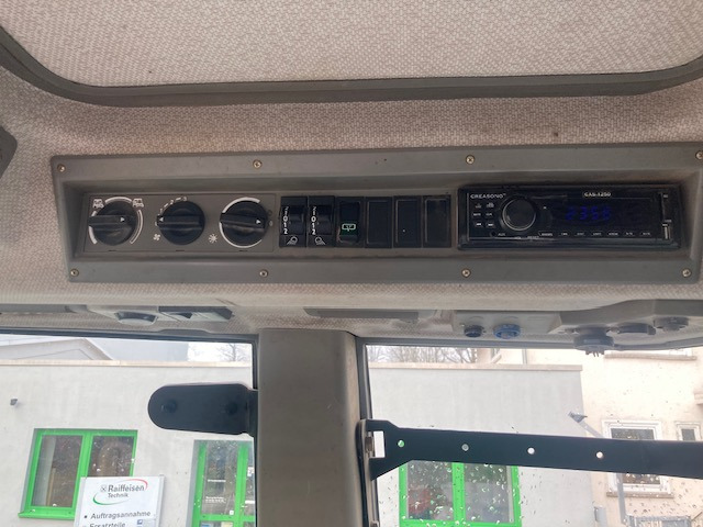 Fendt Favorit 714 Vario - Farm tractor: picture 2 Fendt Favorit 714 Vario - Farm tractor: picture 2