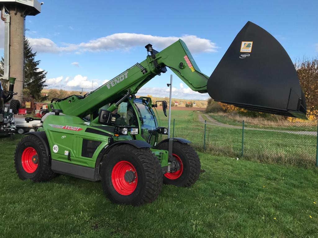 Telescopic handler Fendt T740: picture 1