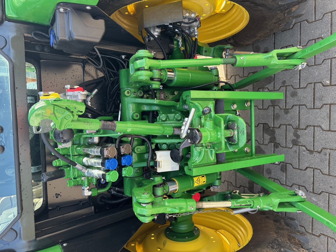 John Deere 5090 M - Farm tractor: picture 5 John Deere 5090 M - Farm tractor: picture 5