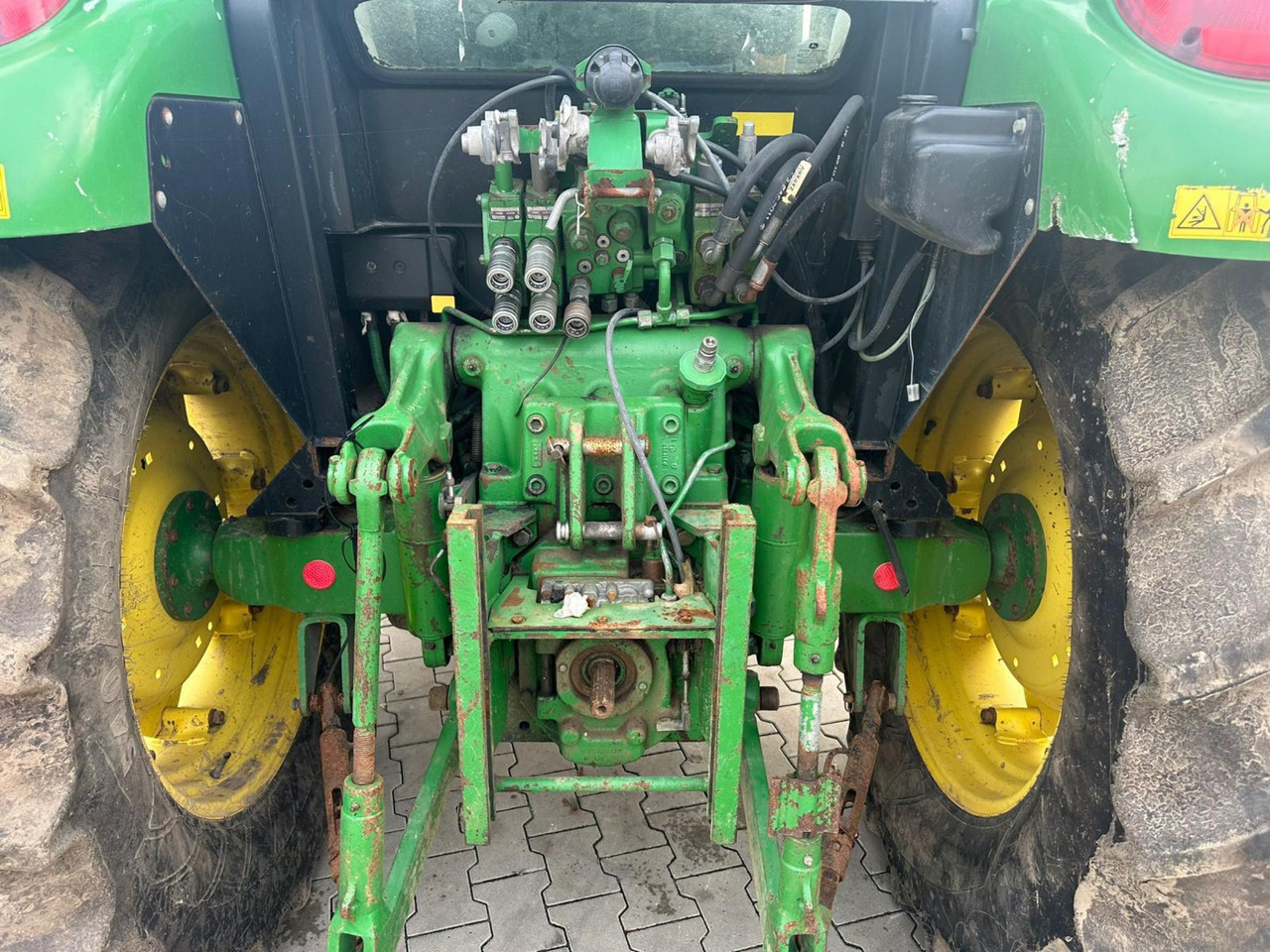 John Deere 5100 R - Farm tractor: picture 4 John Deere 5100 R - Farm tractor: picture 4
