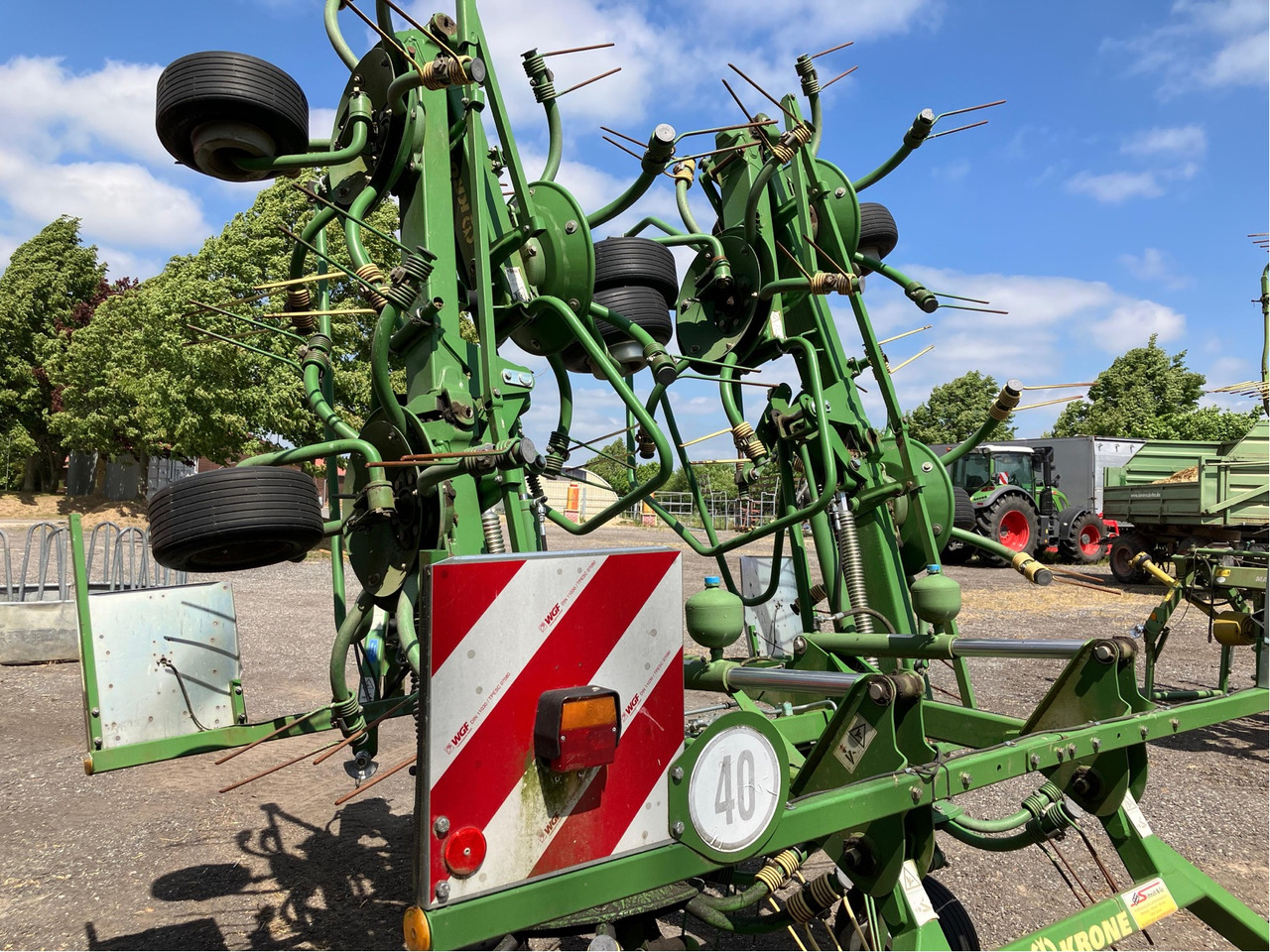 Krone KWT 8.82/8 - Tedder/ Rake: picture 4 Krone KWT 8.82/8 - Tedder/ Rake: picture 4