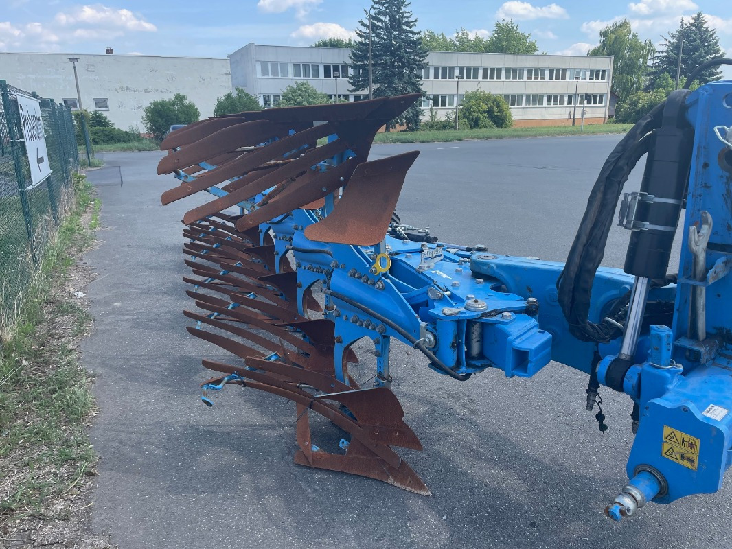 Lemken Juwel 10 - Plow: picture 1 Lemken Juwel 10 - Plow: picture 1