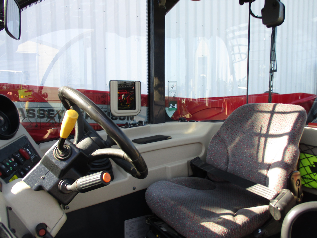 Loader Massey Ferguson TH 7038 T4f: picture 7