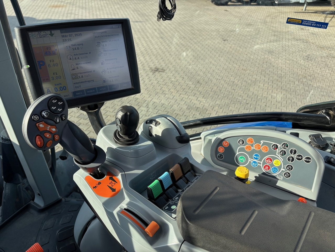 New Holland T 7.270 AC - Farm tractor: picture 3 New Holland T 7.270 AC - Farm tractor: picture 3