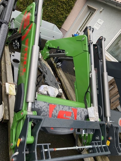 Stoll Frontlader Profil. FZ 46-33.1 - Front loader for tractor: picture 1 Stoll Frontlader Profil. FZ 46-33.1 - Front loader for tractor: picture 1