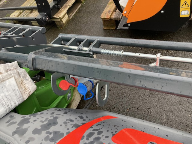 Stoll Frontlader Profil. FZ 46-33.1 - Front loader for tractor: picture 2 Stoll Frontlader Profil. FZ 46-33.1 - Front loader for tractor: picture 2